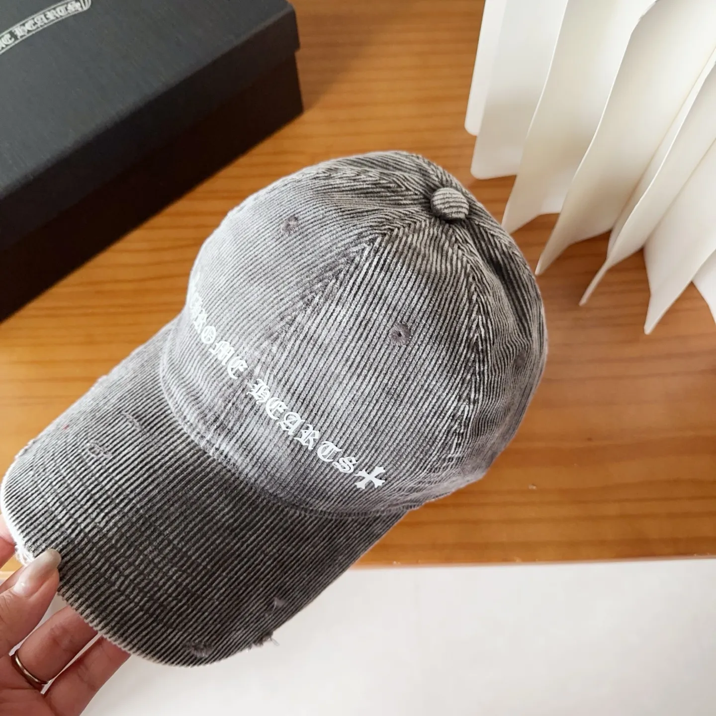 💰56 Chrome Hearts 💓Early autumn Korean style fashion retro distressed hole hat wear design versatile baseball cap peaked cap